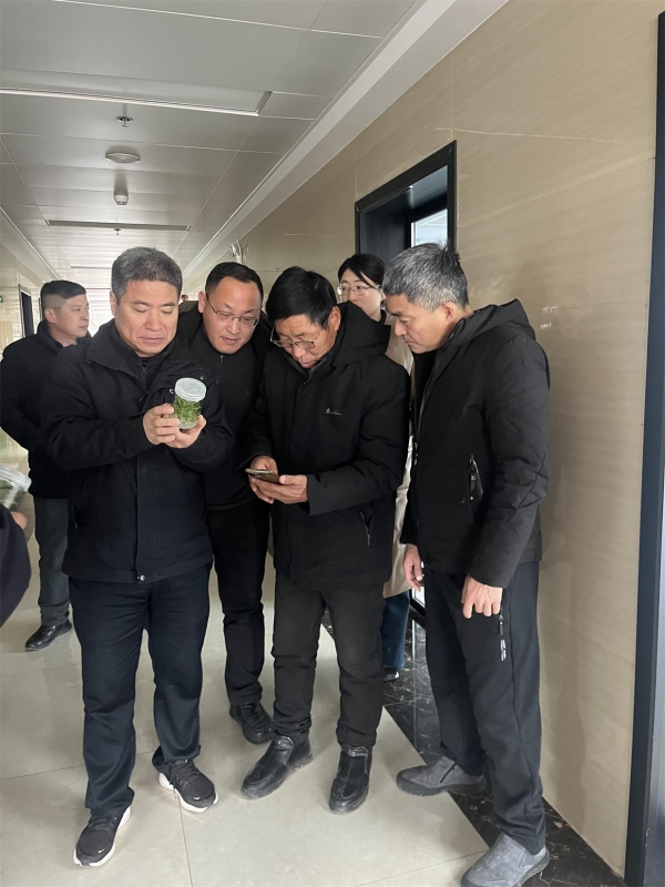 淮南市农科院院长张身嗣一行赴太和县安徽省农科院皖北研究院考察学习组培育苗中心建设2